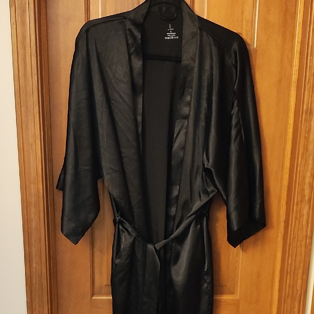 Sioro Black Satin short Robe XL plus sixe sexy belted